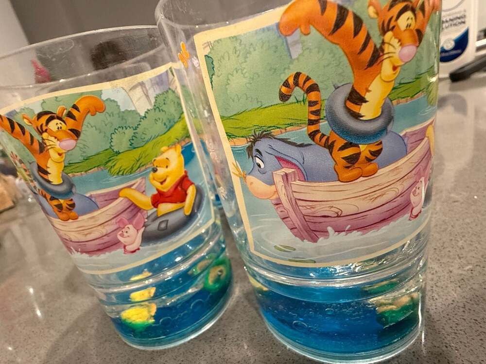 Vintage Disney Winnie the Pooh Liquid Motion Floating Figurine Tumbler Glasses S